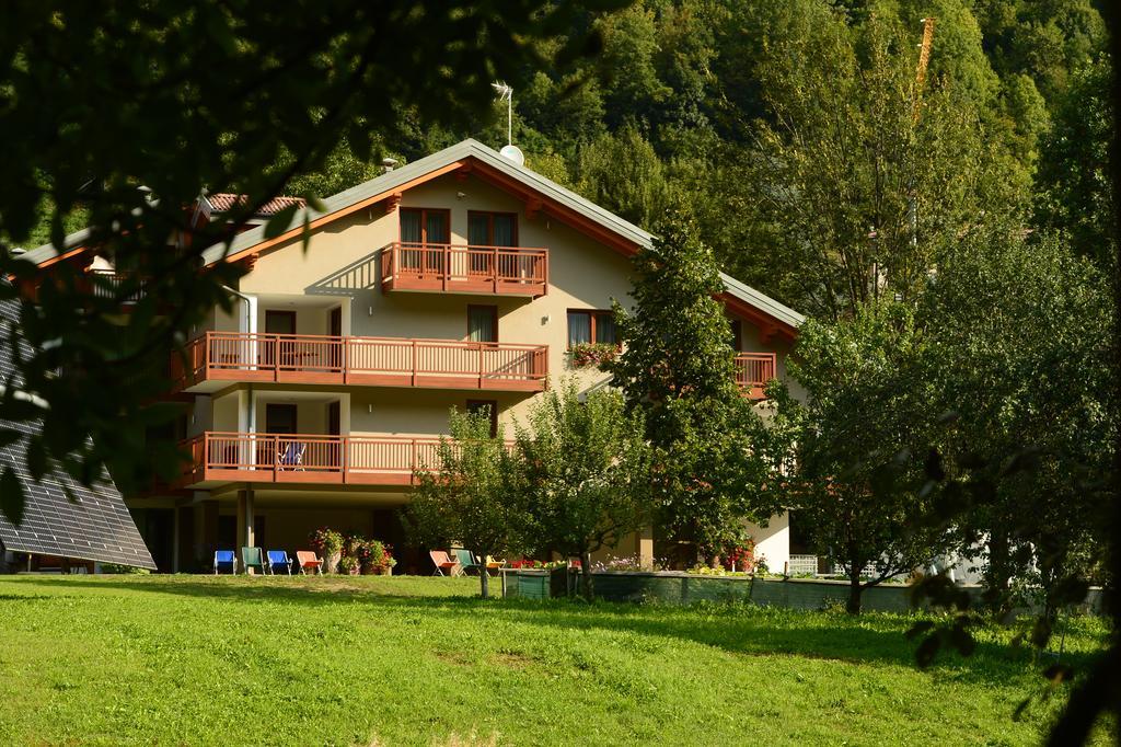 La Casa Al Noce Aparthotel เมซซานา ภายนอก รูปภาพ