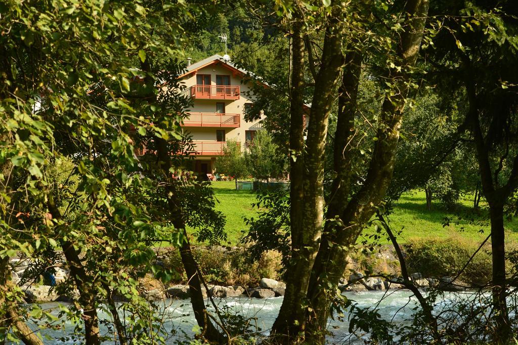 La Casa Al Noce Aparthotel เมซซานา ภายนอก รูปภาพ
