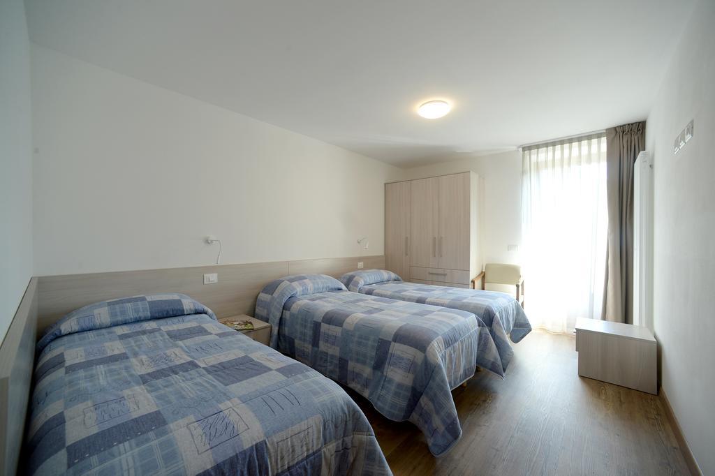 La Casa Al Noce Aparthotel เมซซานา ภายนอก รูปภาพ